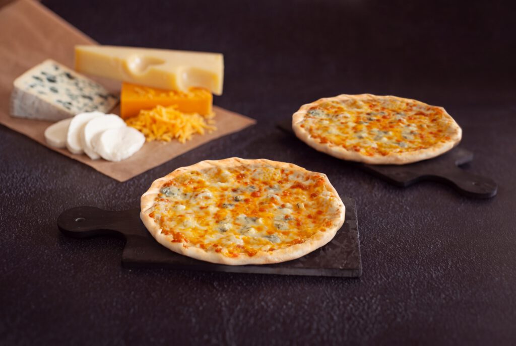Tarte fine individuelle aux quatre fromages